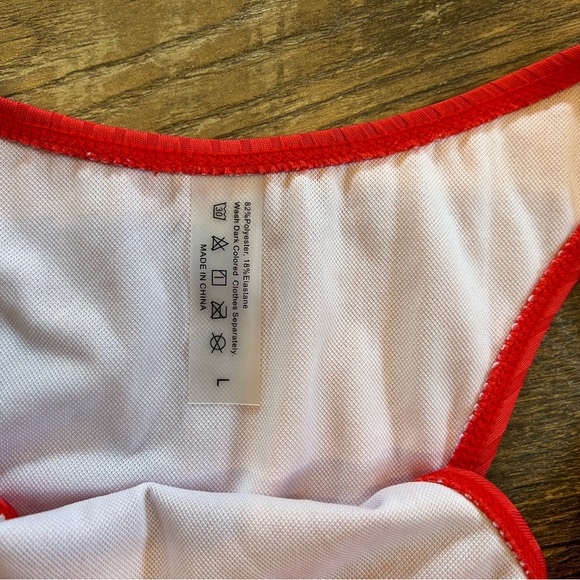 Red Bikini - Picture 3 of 4